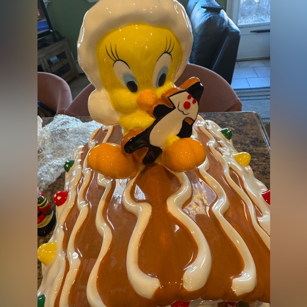 Vintage. New in box Tweety Bird Christmas Cookie Jar. Tall jar, bright colors.